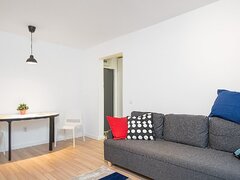 Titulescu, apartament 2 camere semidecomandat, parter