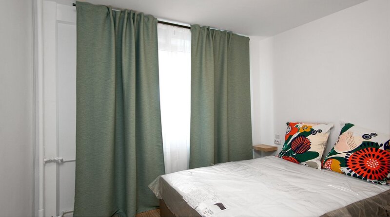 Titulescu, apartament 2 camere semidecomandat, parter,