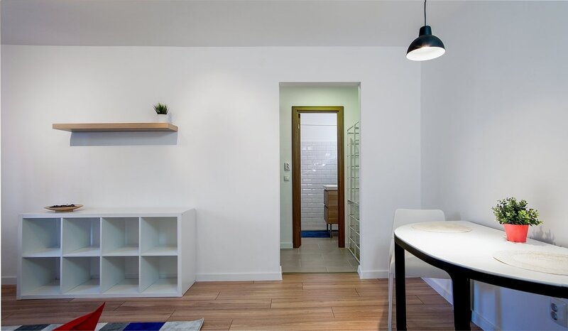 Titulescu, apartament 2 camere semidecomandat, parter,